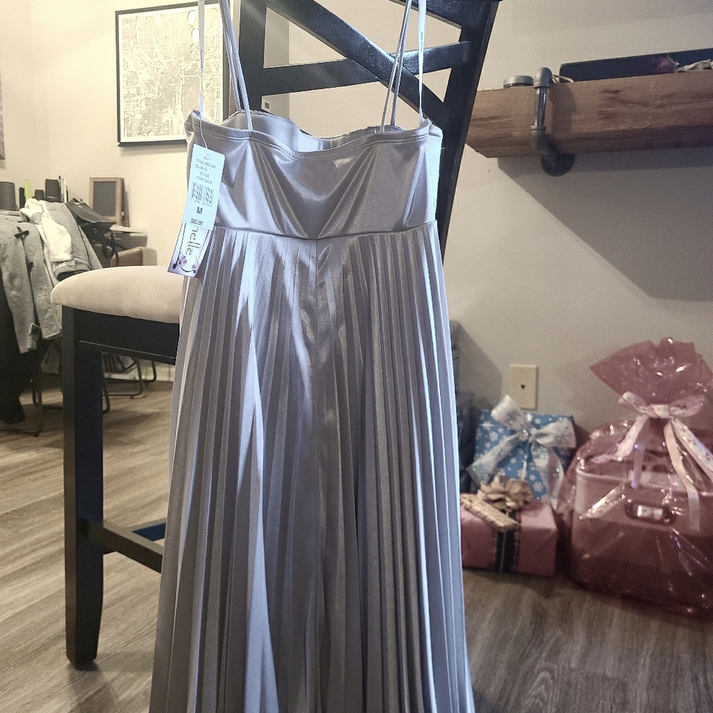 Dress - Picture 2 of 3